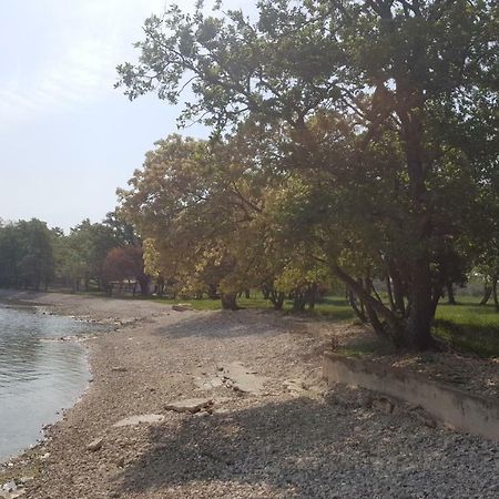 Apartman Garden Πόρετς Εξωτερικό φωτογραφία