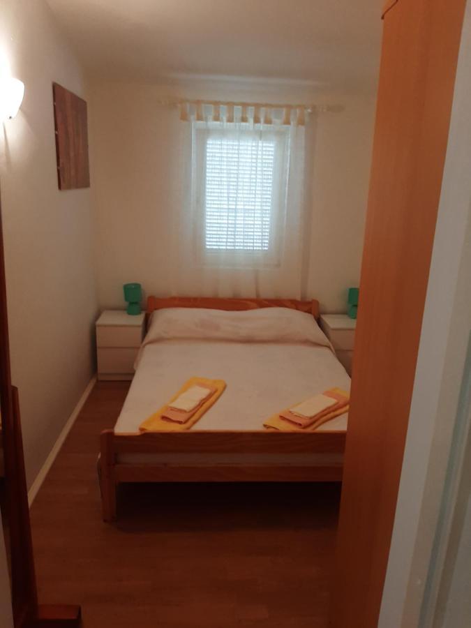 Apartman Garden Πόρετς Εξωτερικό φωτογραφία